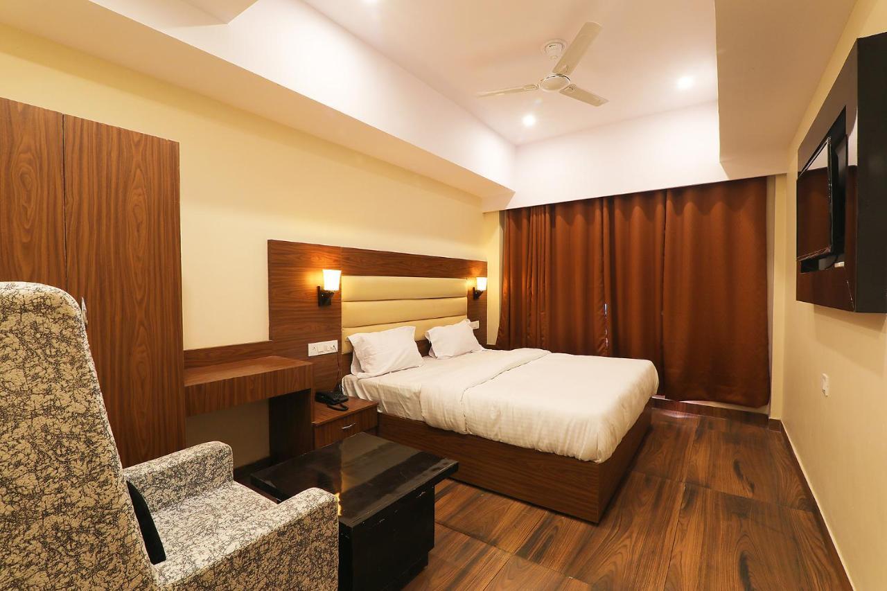 Fabhotel Blueark Лакхнау Экстерьер фото