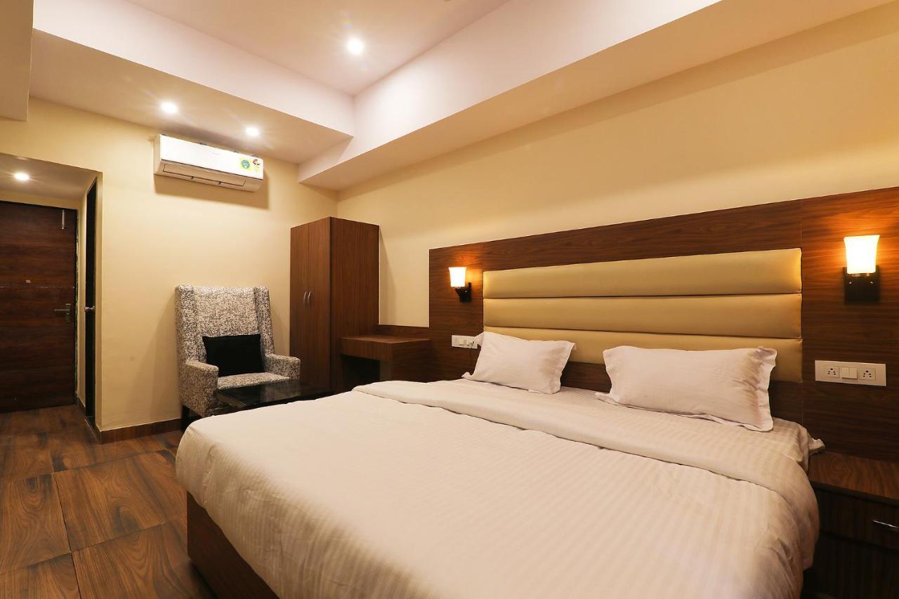 Fabhotel Blueark Лакхнау Экстерьер фото